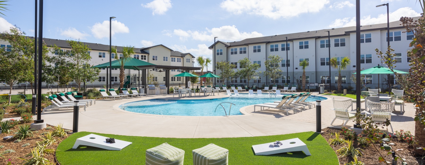 Resort Style Pool with Outdoor Grilling & Resident Lawn